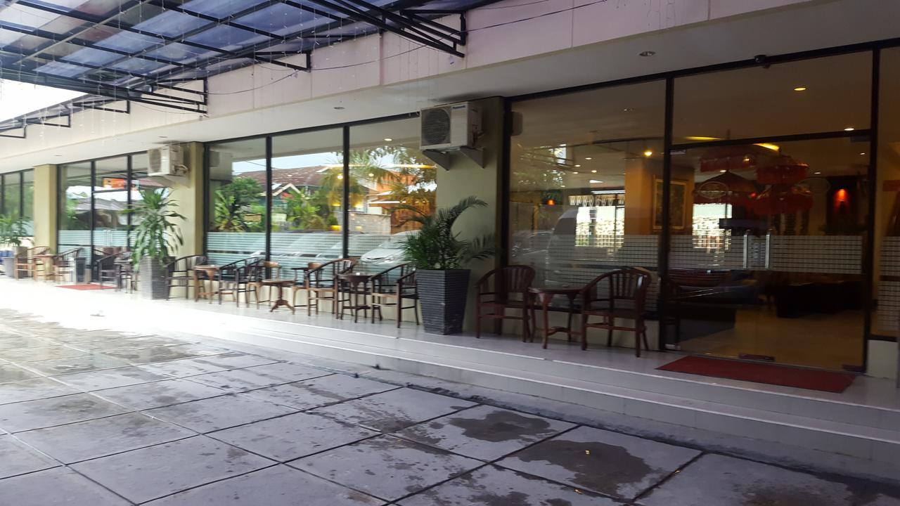 Grand Tembaga Hotel Timika Exterior photo