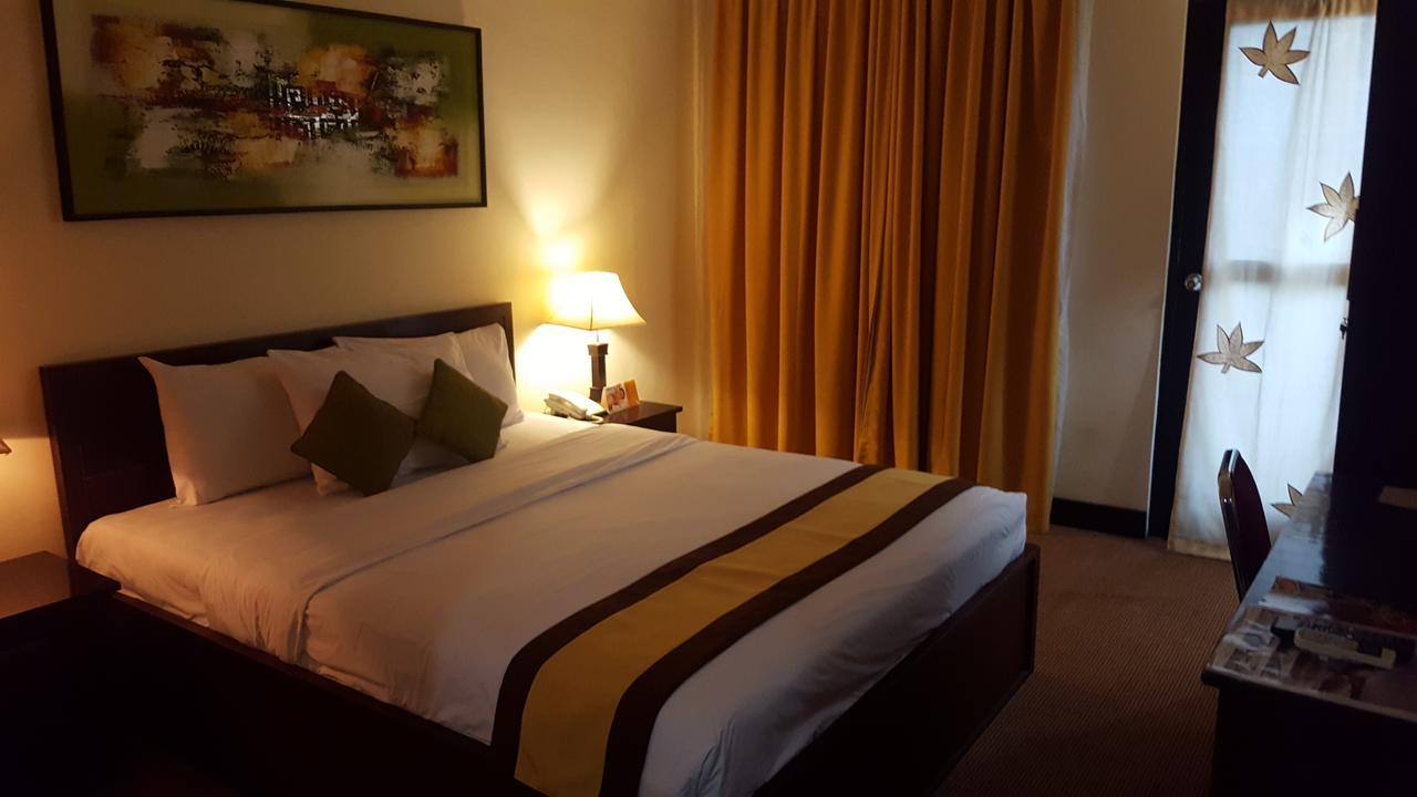 Grand Tembaga Hotel Timika Exterior photo