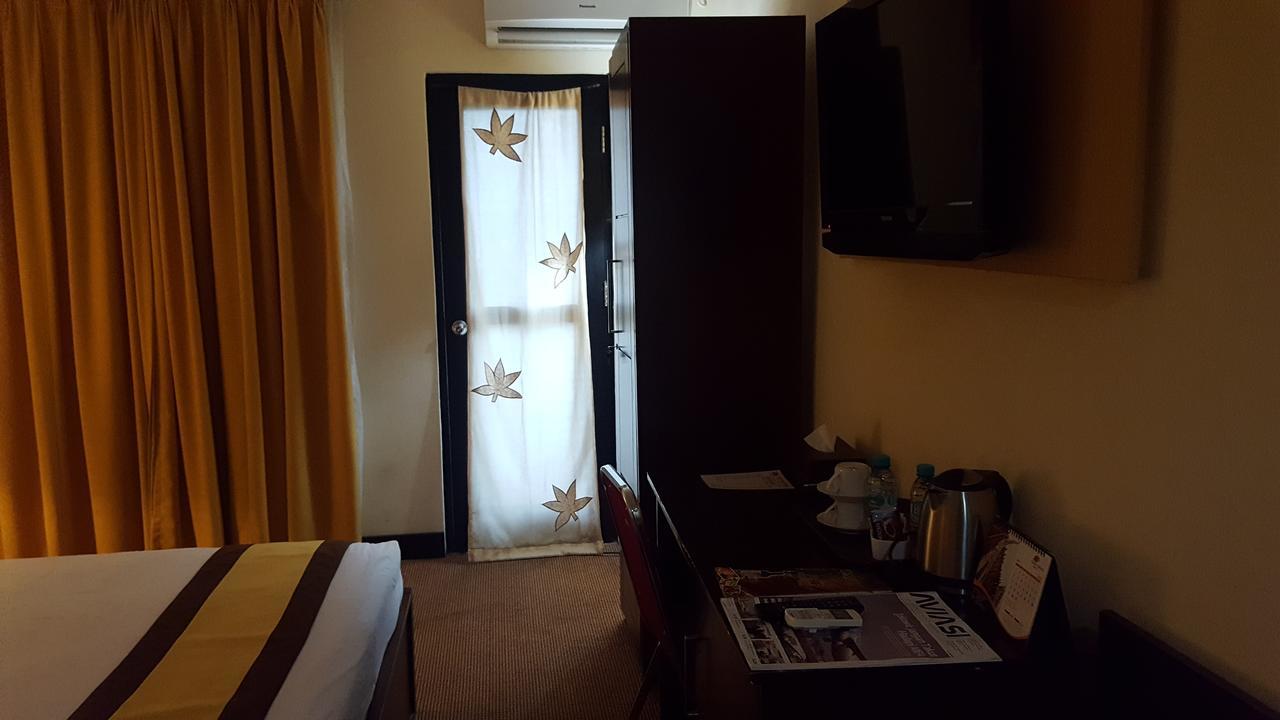 Grand Tembaga Hotel Timika Exterior photo