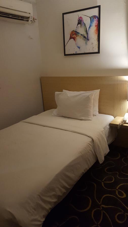 Grand Tembaga Hotel Timika Exterior photo