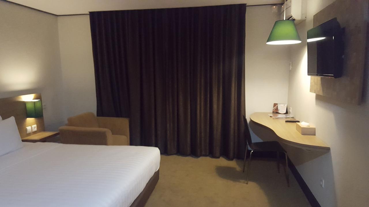 Grand Tembaga Hotel Timika Exterior photo